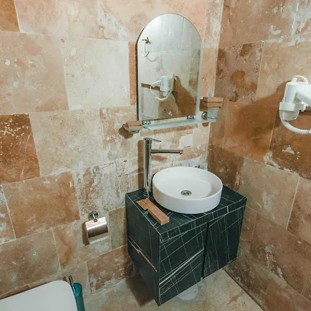 Отель Turbel Cave House