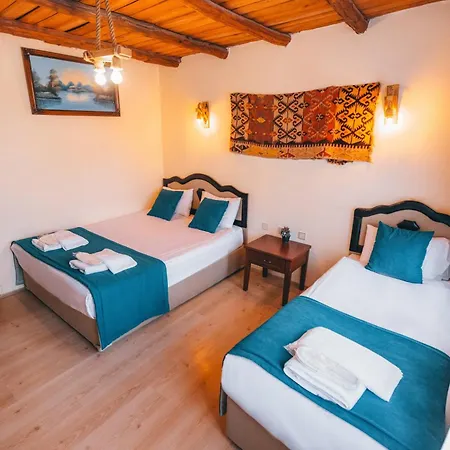 Turbel Cave House Отель Аванос