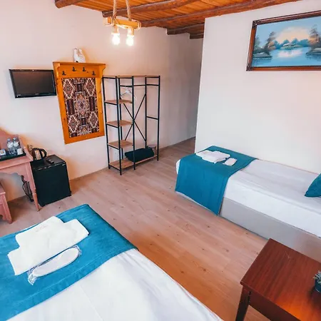 Turbel Cave House Отель