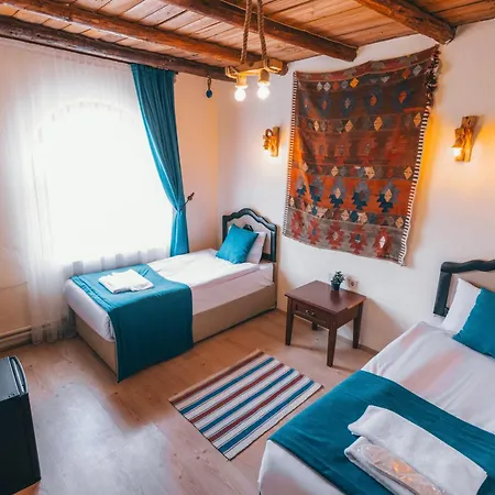 Отель Turbel Cave House *