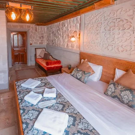 Turbel Cave House Hotel