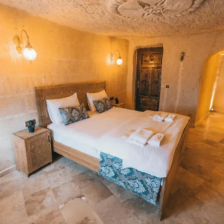 Turbel Cave House Аванос