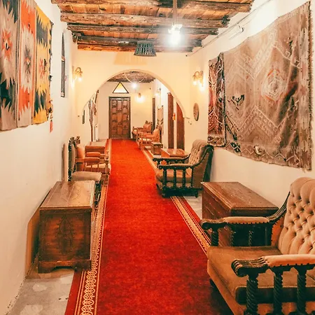 Turbel Cave House Отель Аванос