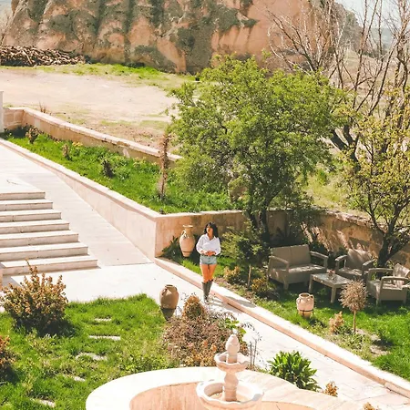 Turbel Cave House Отель
